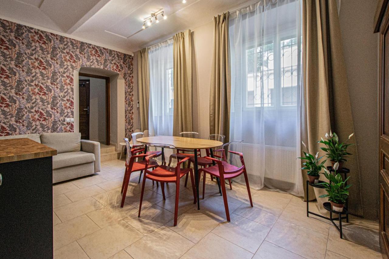 Modern And Spacious Apartments In City Center Praga Exterior foto
