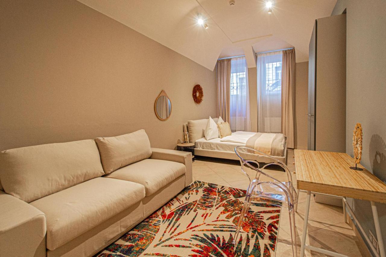 Modern And Spacious Apartments In City Center Praga Exterior foto